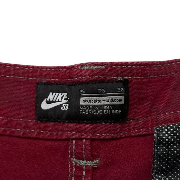 Nike Cargo Shorts Mens Size 38 SB Skateboard Camo Print Stretch Burgundy - Picture 4 of 6